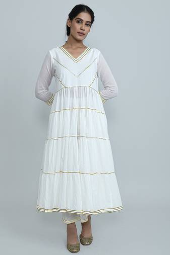 White mulmul shwet faiza