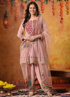 Pink banarasi embroidered kurta set 1