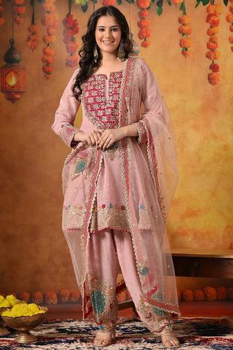Pink banarasi embroidered kurta set