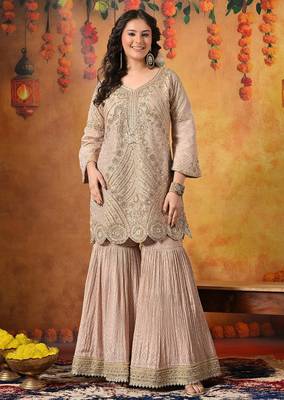 Peach banarasi embroidered gharara set 3