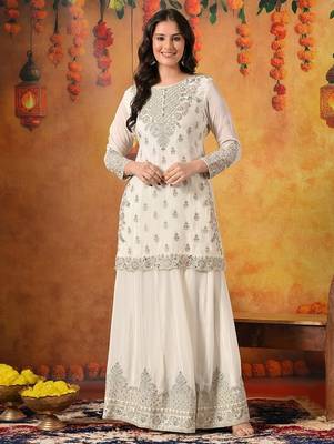 Cream chiffon embroidered lehenga set 3