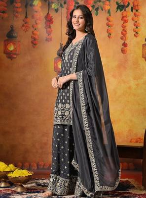 Grey chiffon embroidered lehenga set 3