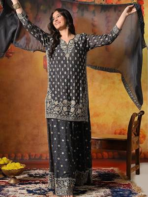 Grey chiffon embroidered lehenga set 4