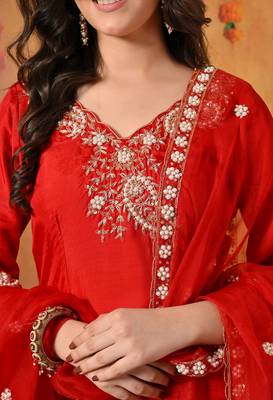 Red silk embroidered kurti set 5