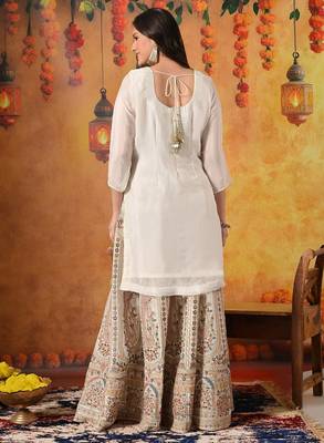 Golden chiffon embroidered lehenga set 2