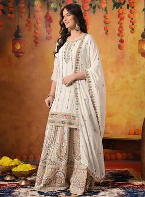 Golden chiffon embroidered lehenga set 3