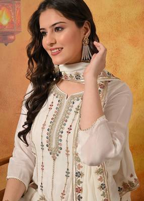 Golden chiffon embroidered lehenga set 5