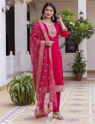 pink viscose embroidered kurta set with dupatta & pant 4