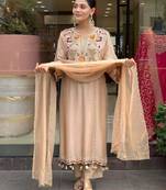 Elegant cream chanderi kurta pant set with floral embroidery & dupatta