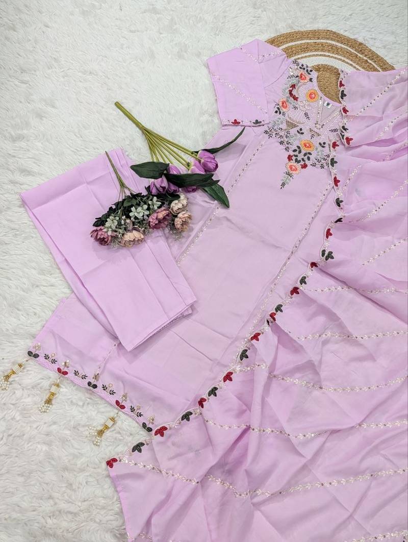  lavender chanderi kurta pant set with floral embroidery & dupatta