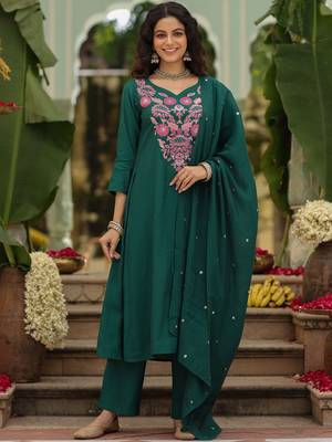 Stylish dark green viscose rayon embroidered kurta set with dupatta & pant 1