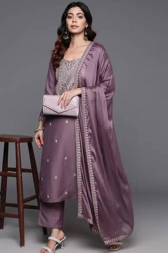 Elegant mauve viscose embroidered kurta set with dupatta for women