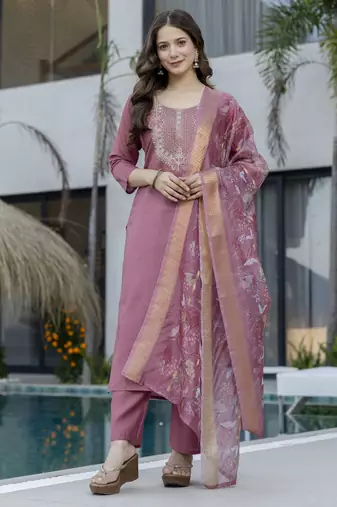 Women's pink chanderi straight kurta set with dupatta & pant