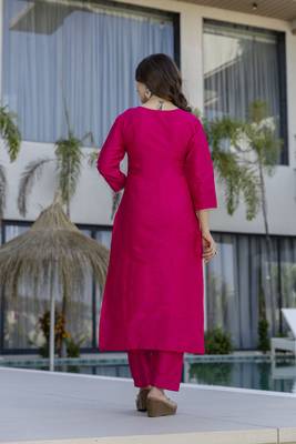  pink chanderi cotton embroidered straight kurta set with printed dupatta & pant 4