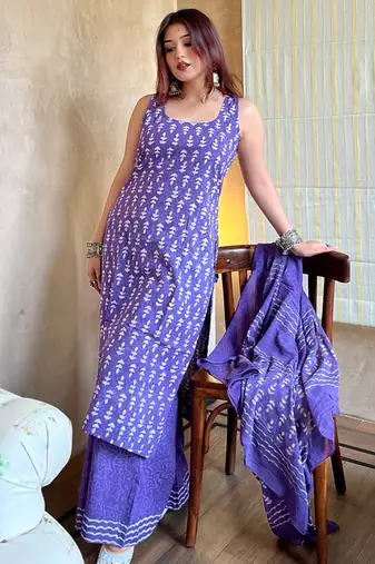 Women's purple rayon printed straight kurti set with dupatta & palazzo