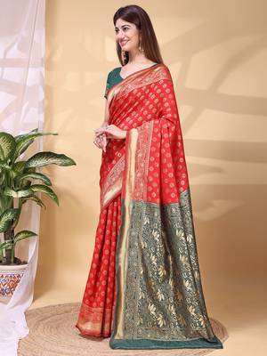 Red and green color weaving jacquard traditional saree with blouse piece 4