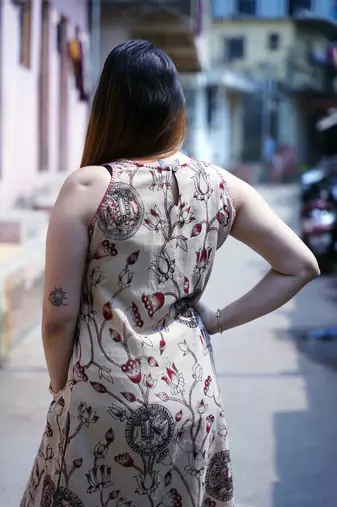 beige kalamkari kurti