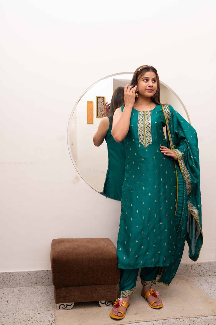 Green silk blend suit set