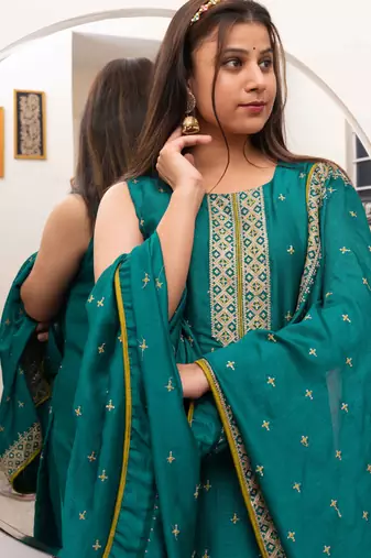 Green silk blend suit set