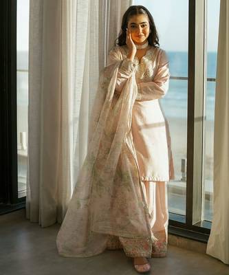 peach floral embroidered sharara set 1