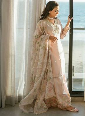 peach floral embroidered sharara set 4