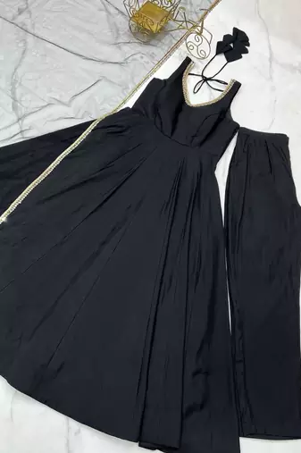 black sleeveless anarkali 