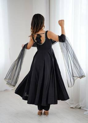 black sleeveless anarkali  3