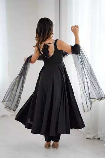 black sleeveless anarkali 