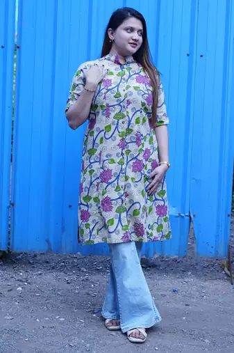 Off White Kalamkari A Line Band Collar Kurti