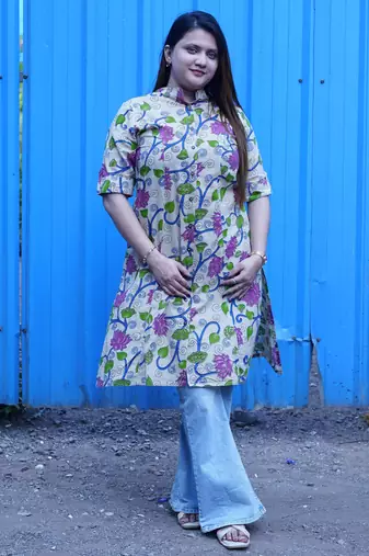 Off White Kalamkari A Line Band Collar Kurti