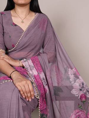 Grey weightless marble and floral printed georgette saree with unstitched blouse 2