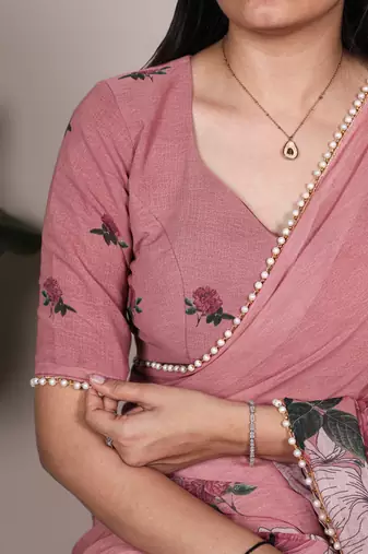 Peach weightless marble and floral printed georgette saree with unstitched blouse