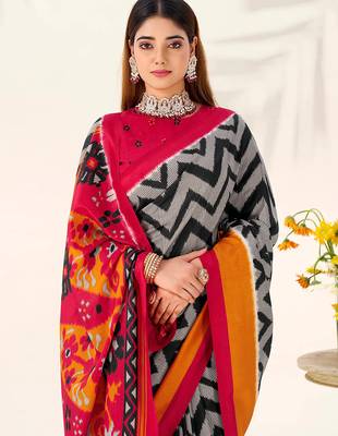 Black tussar silk zigzag waves printed saree with unstitched blouse 5