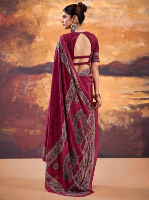 Pink crepe printed saree with unstitched blouse 3