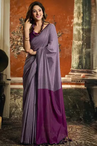 Elegant mal cotton saree with contrast pallu & fancy tassels