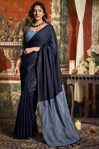 Elegant mal cotton saree with contrast pallu & fancy tassels