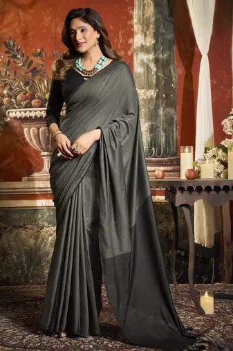 Elegant mal cotton saree with contrast pallu & fancy tassels