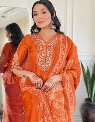 Rust embroidered viscose straight kurta set with printed dupatta & pant for women 5
