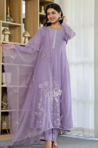 Lavender embroidered chanderi silk kurta set with dupatta & pant