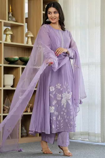 Lavender embroidered chanderi silk kurta set with dupatta & pant