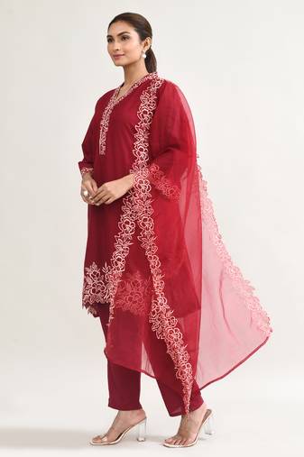 Mehroon muslin embroidered kurta, organza embroidered dupatta muslin full set