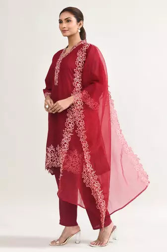 Mehroon muslin embroidered kurta, organza embroidered dupatta muslin full set