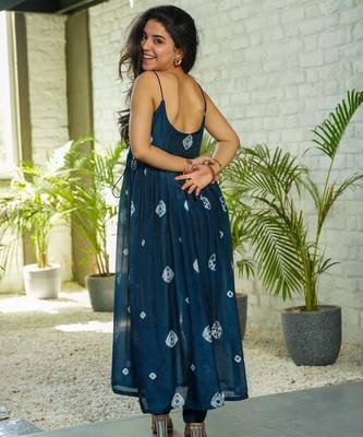  navy blue printed taby silk blend kurta set for women 4
