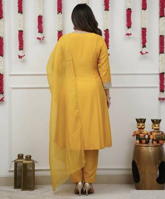 Yellow embroidered straight chanderi kurta set with dupatta & pant for women 3