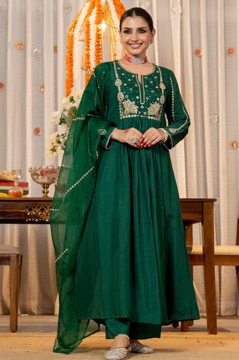 Stylish green embroidered chanderi silk anarkali kurta set with dupatta & pant  for women