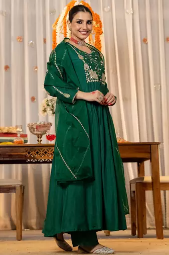  green embroidered chanderi silk blend anarkali kurta set with dupatta & pant for women