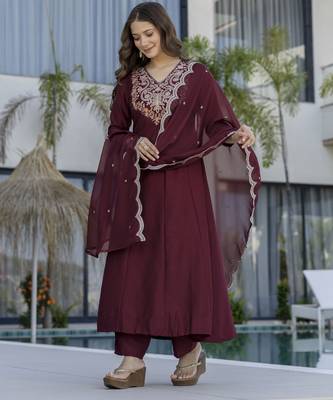  maroon embroidered chinon kurta set with dupatta & pant 3