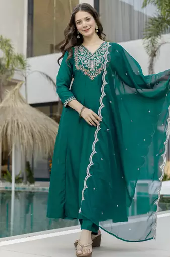 Graceful green embroidered chinon kurta set with dupatta & pant