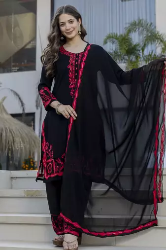 Black georgette kurta set with red embroidery comes with dupatta & pant