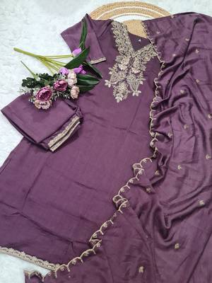 Wine embroidered vichitra kurta set with dupatta & pant 2